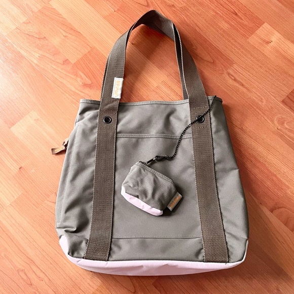 lll Parcel Urban Tarp Tote - Picture 1 of 10